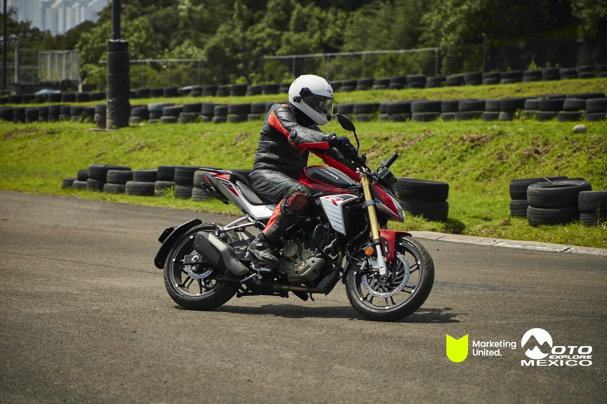 HUNK TRACKDAY 83